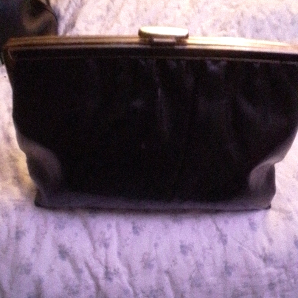 VINTAGE CLUTCH